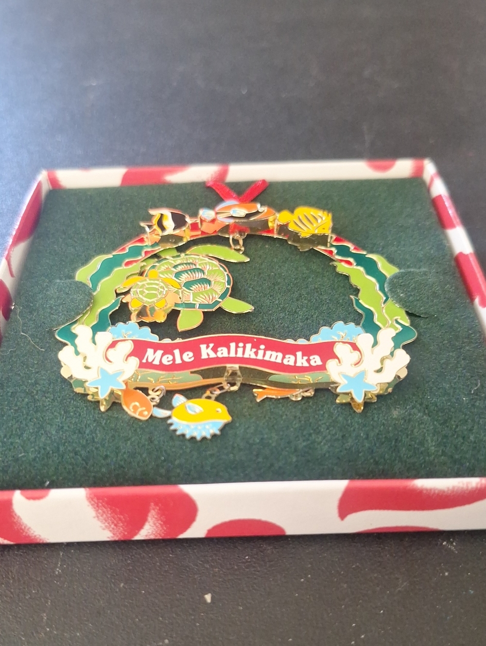 Mele Kalikimaka Holiday Wreath Pin - Tropical Turtle Design In Original Package